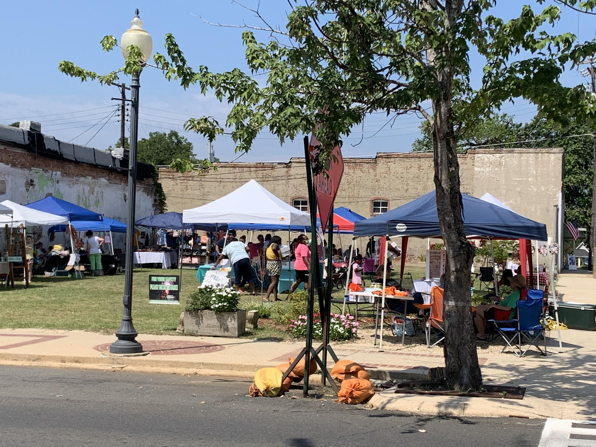 Second Farmer’s Market draws crowd last Saturday