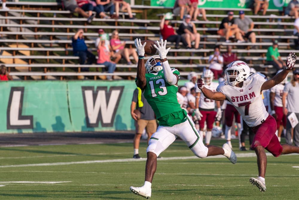Weevils hold off SNU for season opening victory, 30-23