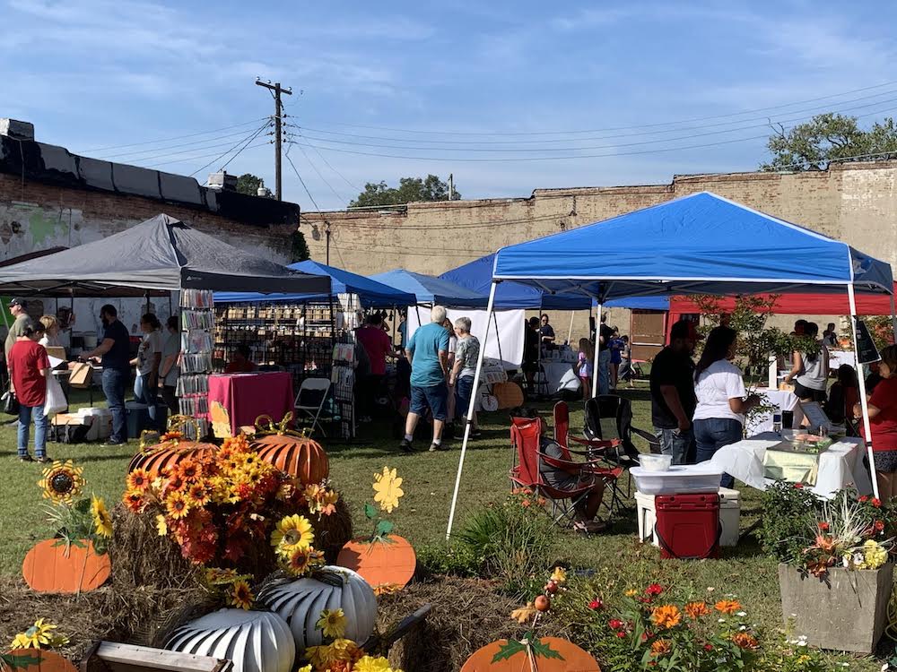 Market on Main continues to be a hit in Warren