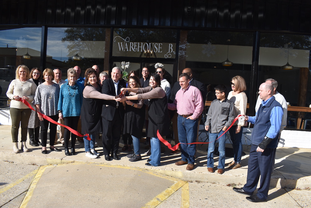 Two new Warren businesses hold grand openings in Warren Monday