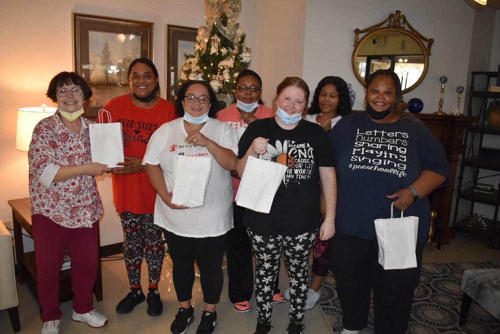 Head Start brings gifts for Chapel Woods residents