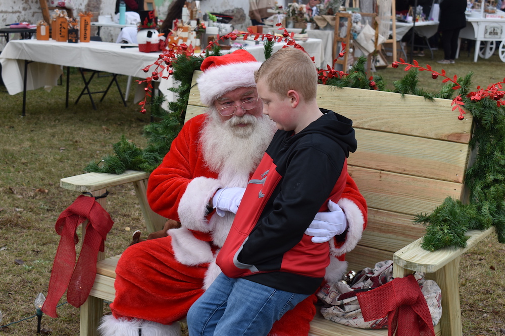 Warren celebrates the Christmas season with annual parade and downtown market
