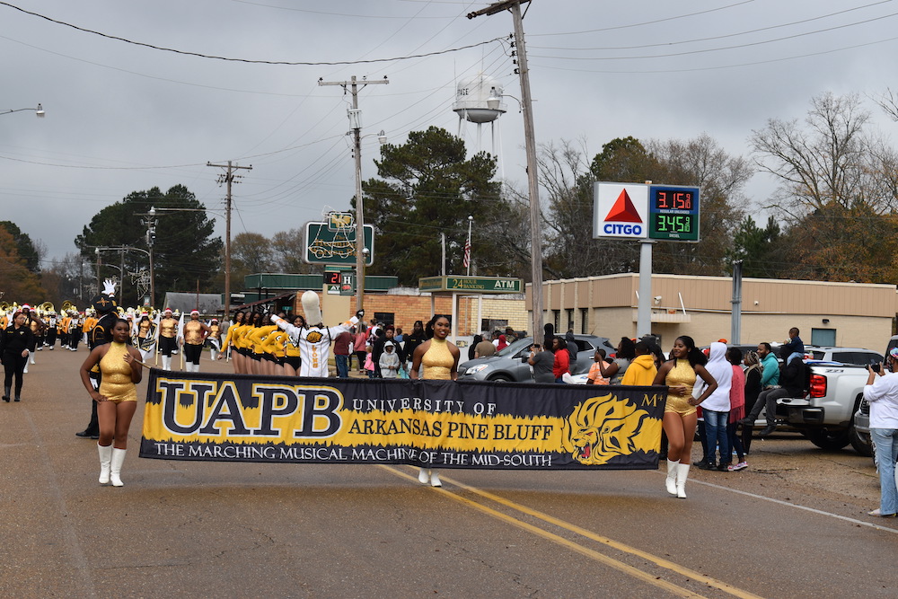Hermitage holds Spirit of Christmas event, complete with the UAPB Marching Band