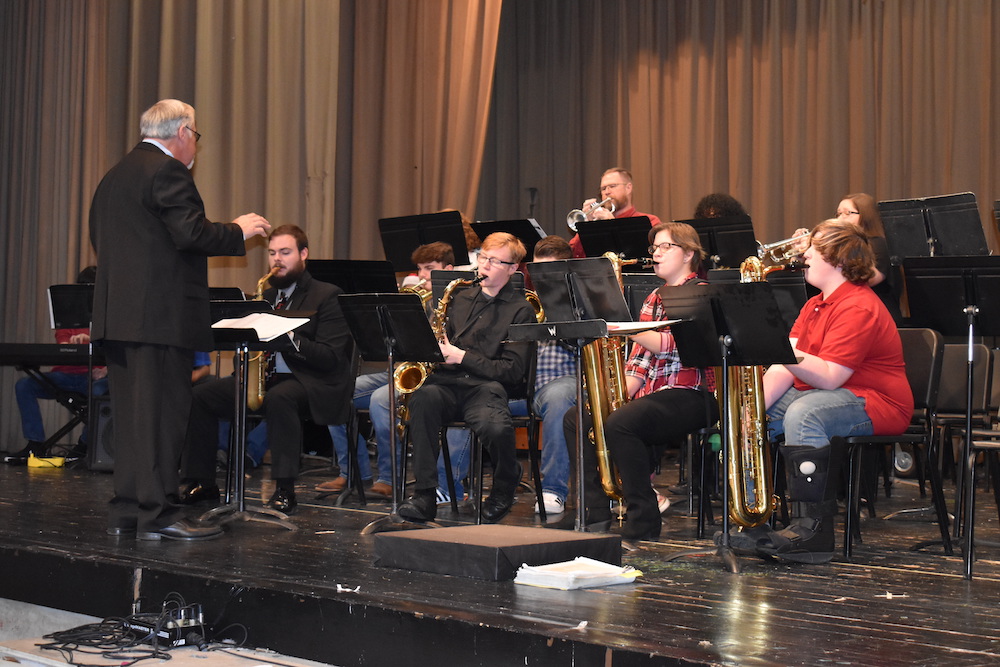 Warren Band performs “The Sounds of Christmas” concert