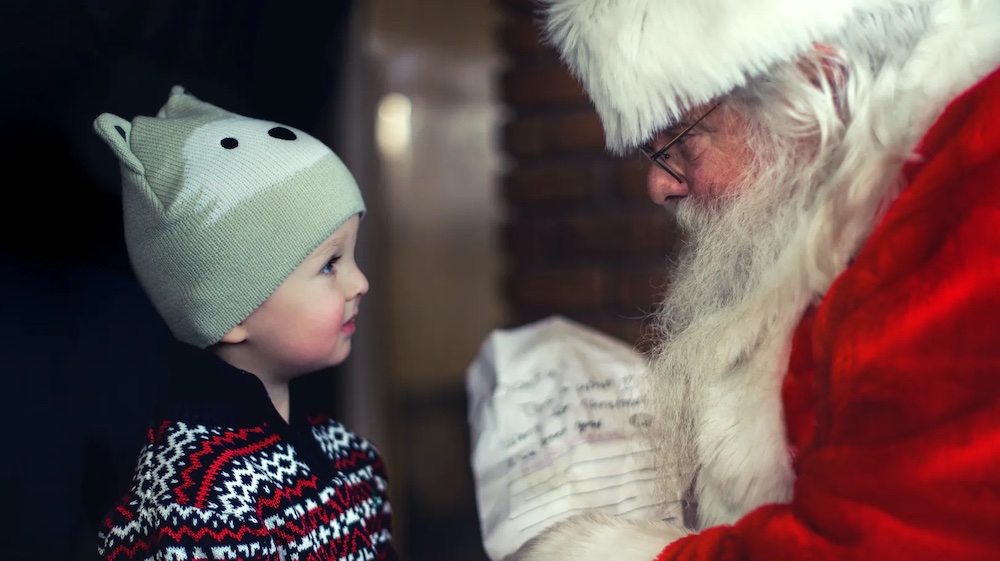 Kids come see Santa in New Edinburg December 17 and 18