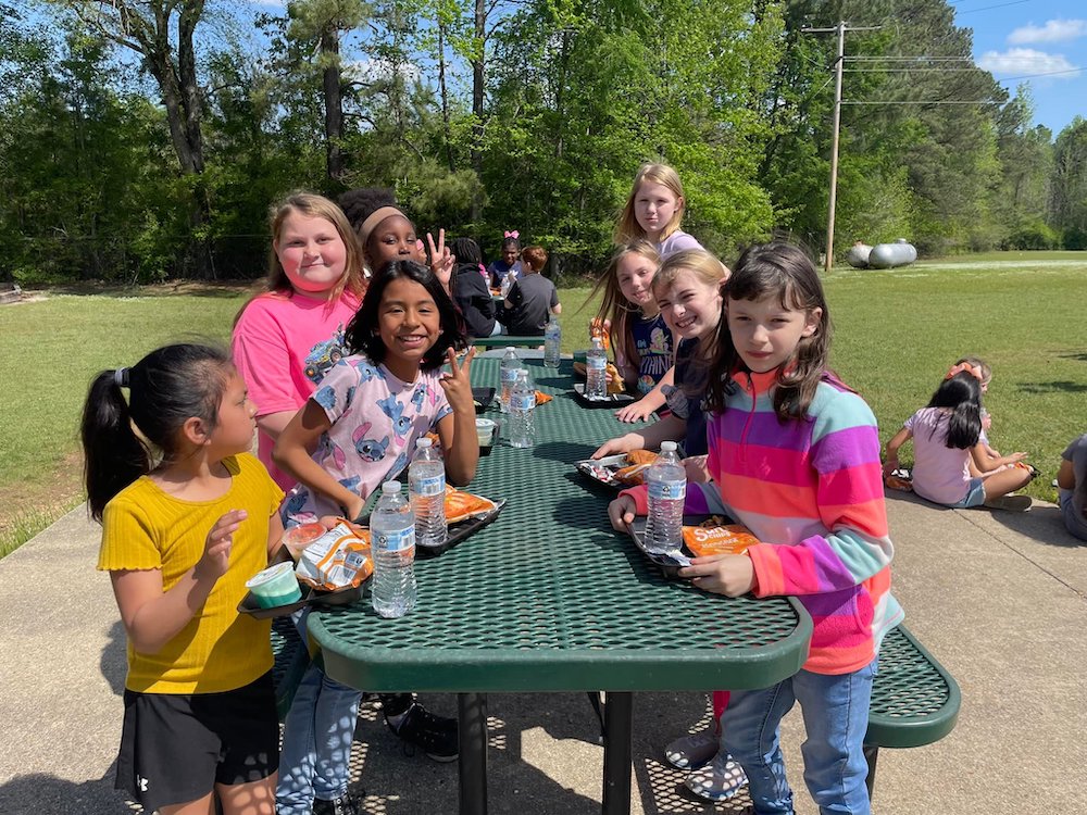 Hermitage Elementary students celebrate end of testing week with Friday cookout