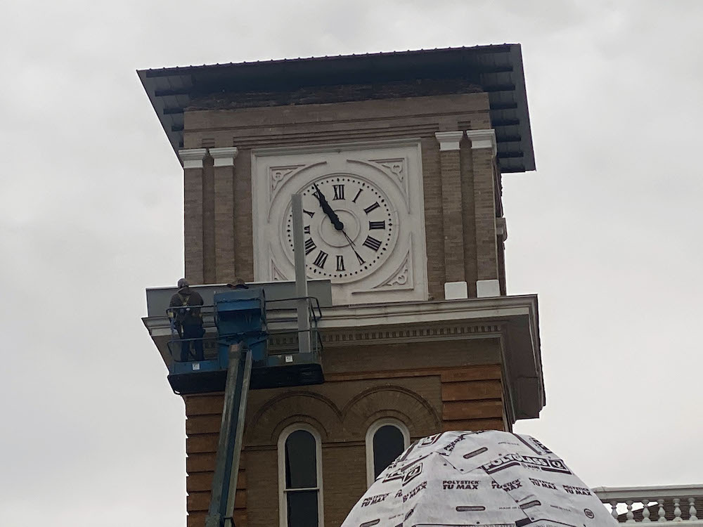 Crews continue renovation of Courthouse clock tower