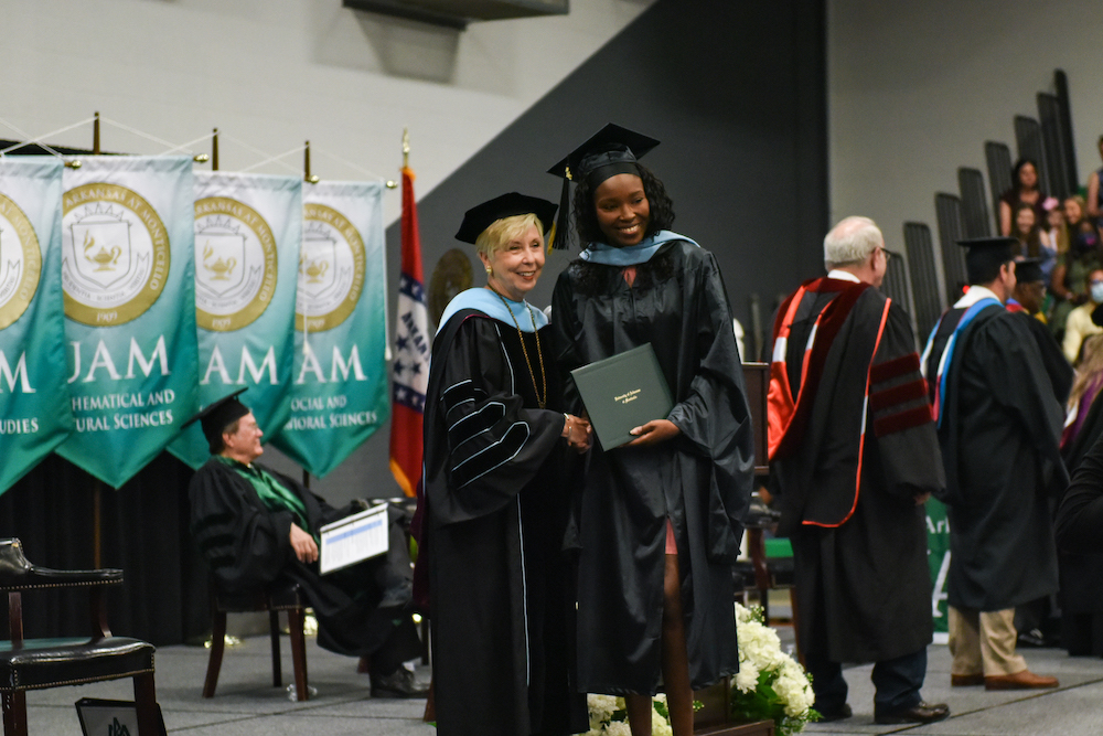 UAM Holds Spring Commencement Exercises, Announces 2022 Hornaday Faculty Award Winner and 60th Distinguished Alumnus
