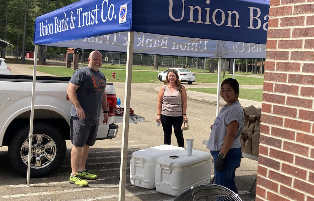 Union Bank provides lunch to Warren Schools staff ahead of new school year