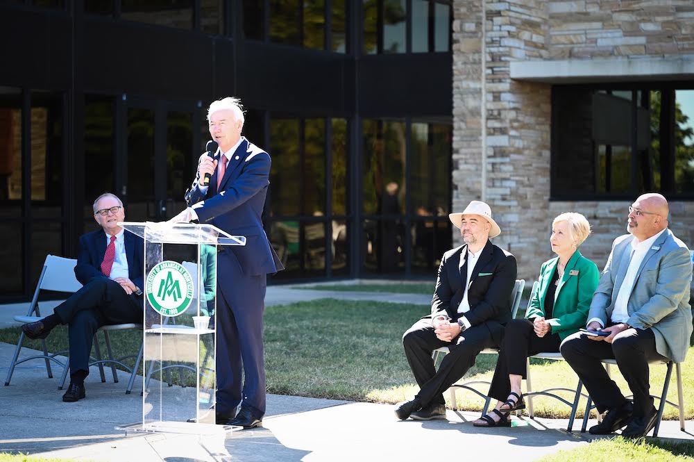 UAM hosts ribbon-cutting ceremony for Arkansas Center for Forest Business