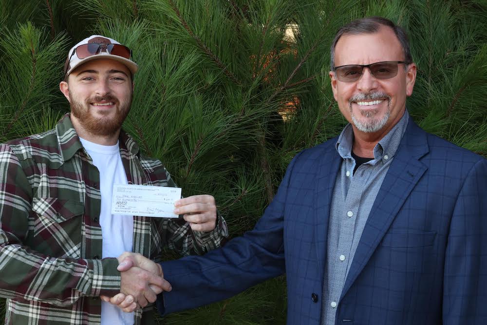 Ouachita Society of American Foresters (SAF) awards scholarship to UAM Forestry student