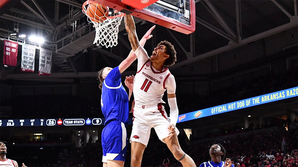 Arkansas improves to 11-1 with 85-51 win over UNCA