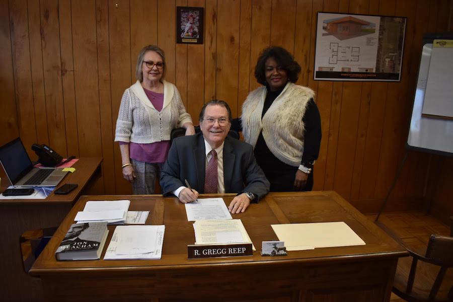 Mayor Gregg Reep signs National Day of Racial Healing proclamation