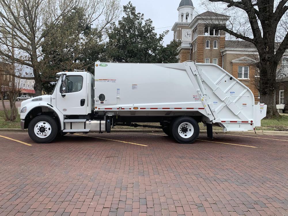 Warren adds new garbage truck to its solid waste fleet