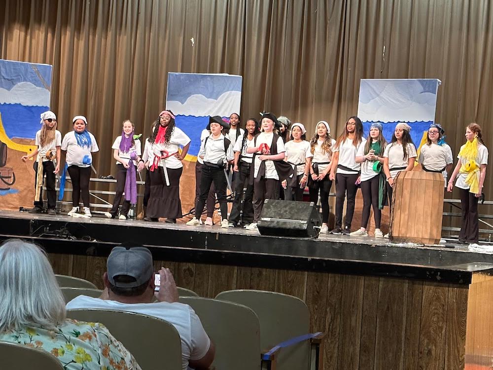 Warren Middle School Choir members receive academic awards at Spring Musical