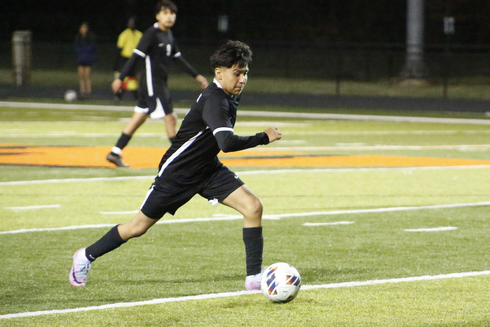 Chances come, but Warren held scoreless in loss to Hope in first home match of 2023