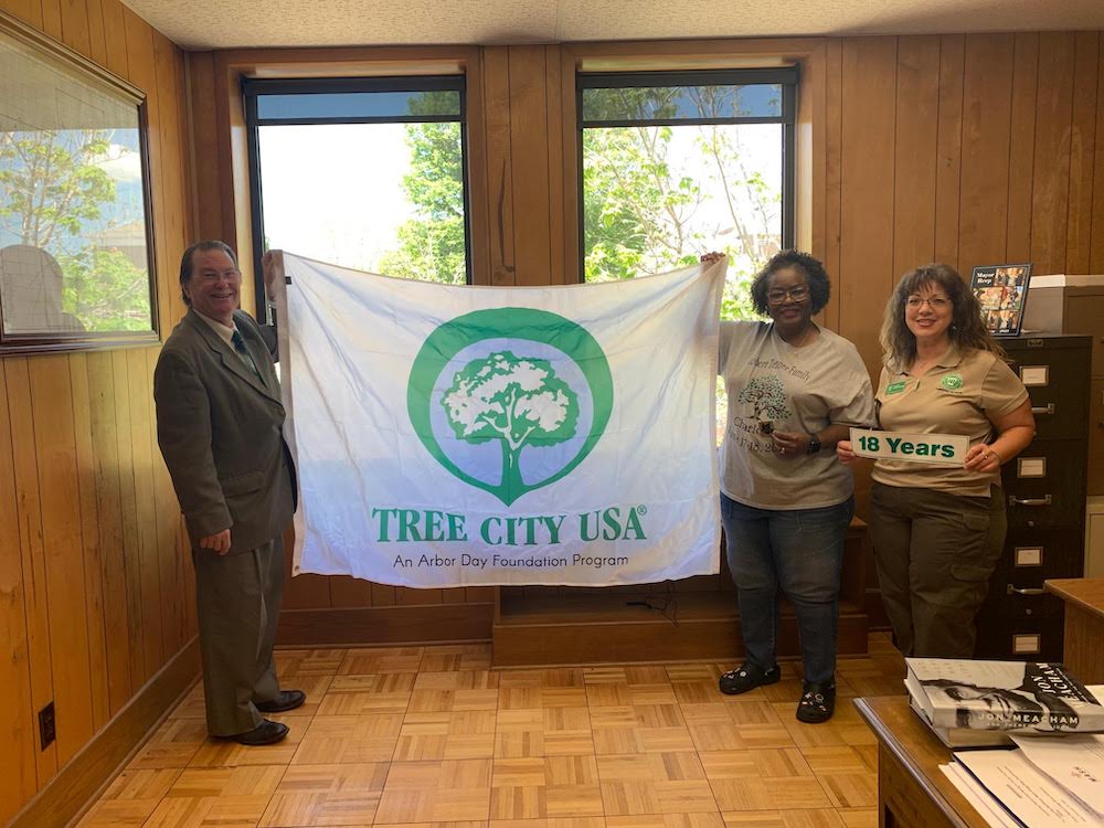Warren named Tree City USA for 18th year in a row