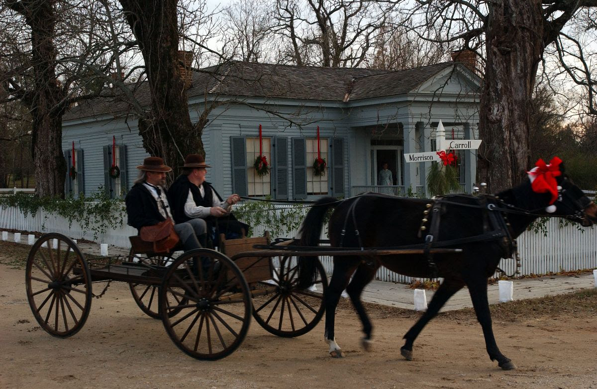 Celebrate the holiday season with Arkansas Department of Parks, Heritage and Tourism