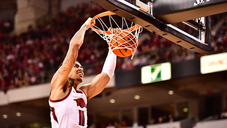 Arkansas holds on for 69-66 victory over Lipscomb