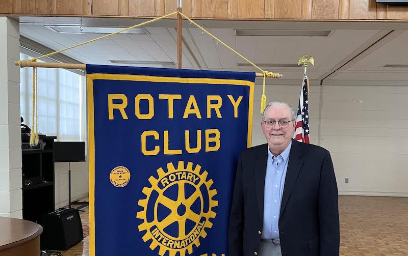 Dr. Bob Smalling appears before Warren Rotary Club