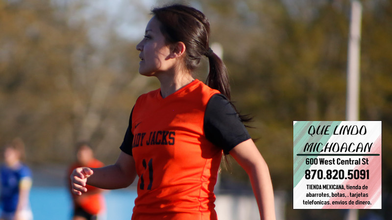 Sarah Villeda named Que Lindo Michoacan Lady Jack Soccer Player of the Week